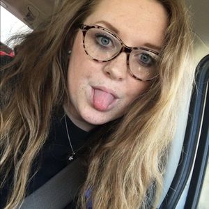 Meet your Posher, Lexi